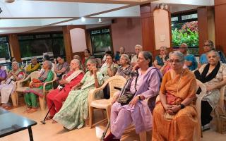 आशा साठेंनी सादर केलेला, बळ देणारा प्रेरणादायी चंद्र!