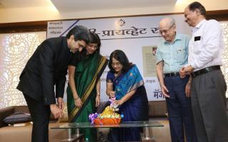 सेमी प्रायव्हेट रूम - दिमाखदार प्रकाशन समारंभ