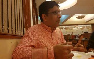 मंदार जोगळेकर आणि बुक गंगा 