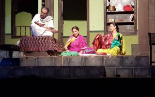 नाट्य-त्रिधारा - वाडा चिरेबंदी, मग्न तळ्याकाठी आणि युगांत!!!